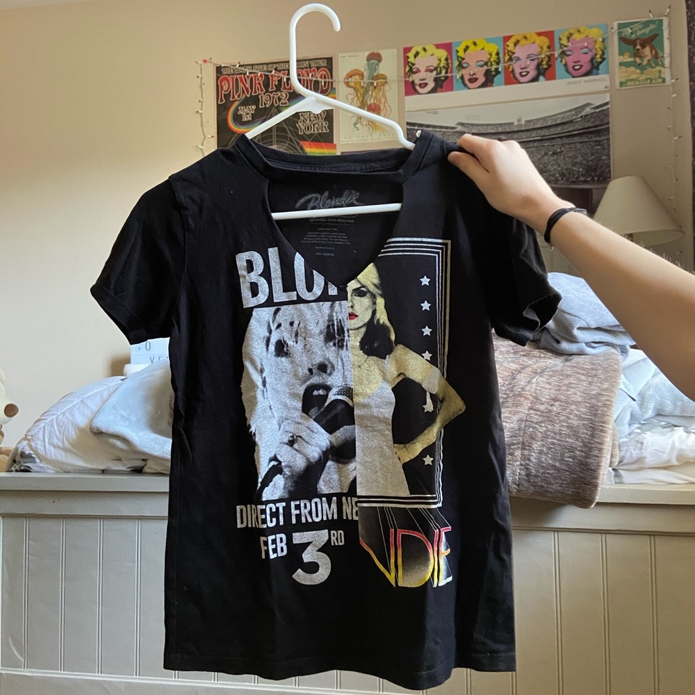 pacsun blondie choker graphic tee